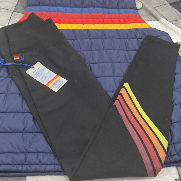 CHEVRON FULL LENGTH HI-RISE LEGGING - BLACK // colorful STRIPES - Picture 3 of 4